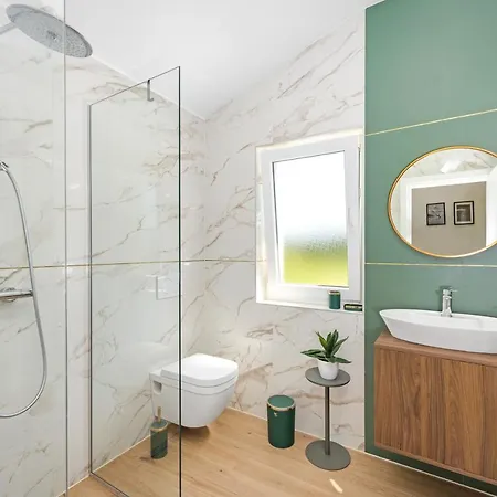 Luxury Lotus&lovor פולה