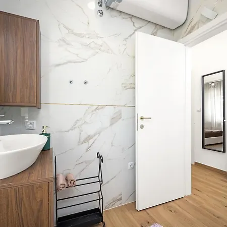 Luxury Lotus&lovor Appartement *