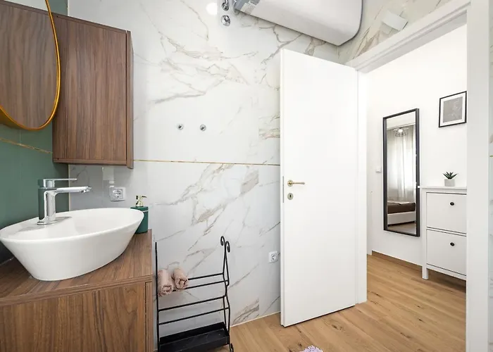 Luxury Lotus&lovor Apartmán *