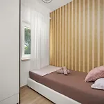 Luxury Lotus&lovor Apartment *