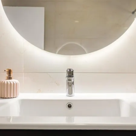 Luxury Lotus&lovor