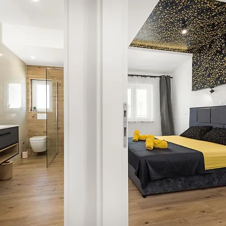 Luxury Lotus&lovor Apartment