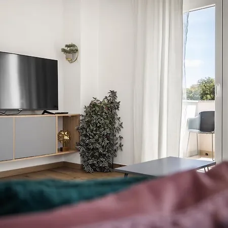 Luxury Lotus&lovor Apartment