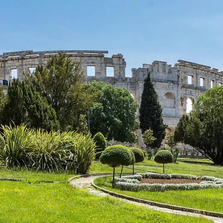 Luxury Lotus&lovor * Pula