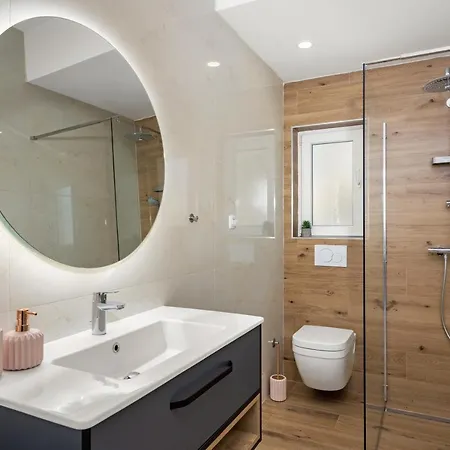 Luxury Lotus&lovor Apartment Pula