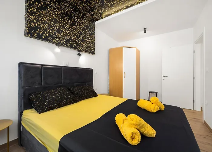 Luxury Lotus&lovor Pula