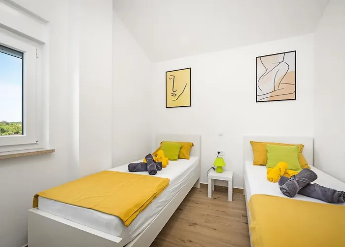 Luxury Lotus&lovor Apartment *