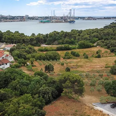 Lägenhet Luxury Lotus&lovor Pula